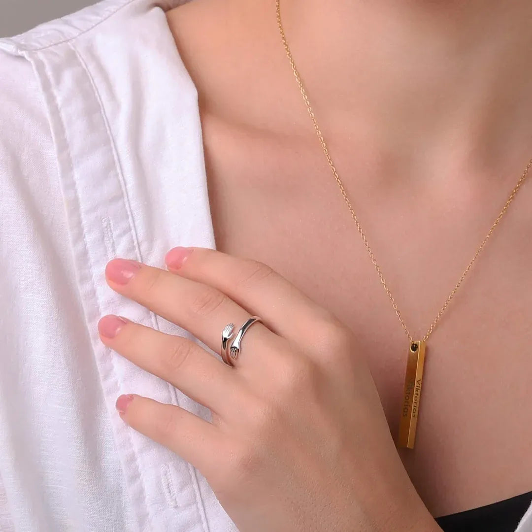 خاتم العناق الأبدي